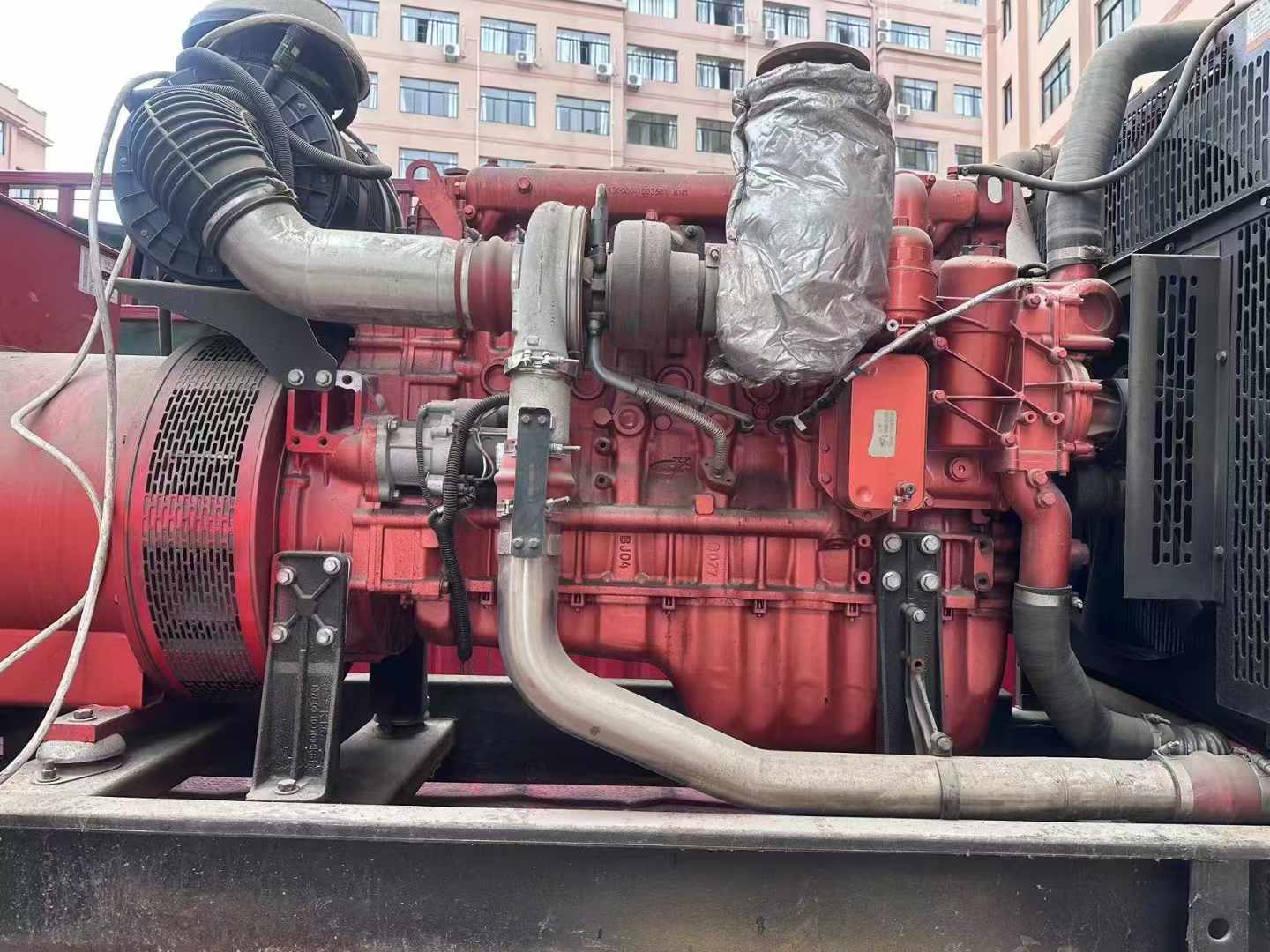 两当如何选择适合 600kW 柴油发电机组的过载保护器？